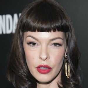 Pollyanna McIntosh Headshot 8 of 10