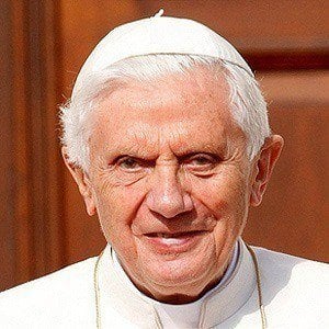 Papa Benedicto XVI Headshot