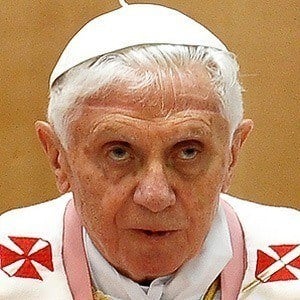 Papa Benedicto XVI Headshot 3 of 6