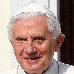 Papa Benedicto XVI Headshot 4 of 6