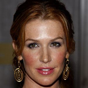 Poppy Montgomery at age 37