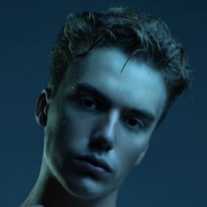 Queen Paul Headshot 6 of 10