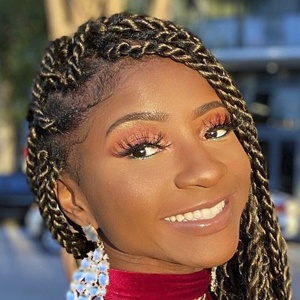 Queensarast - Age, Bio, Family | Famous Birthdays