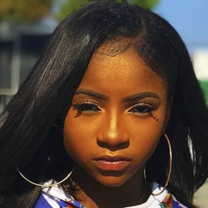 Queensarast - Age, Bio, Family | Famous Birthdays