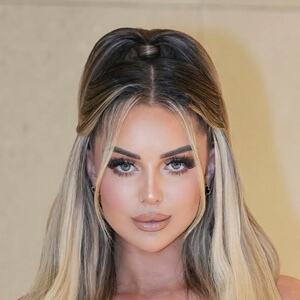 Rachel Altenburg Headshot 3 of 10