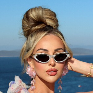 Rachel Altenburg Headshot 8 of 10