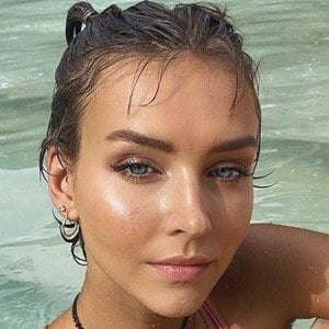 Rachel Cook Headshot 7 of 10