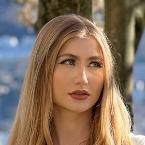 Rachel Kaelin Headshot 4 of 11