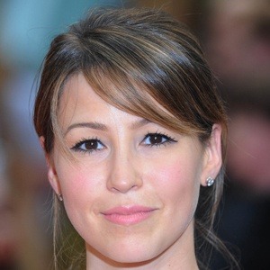 Rachel Stevens Headshot 8 of 10