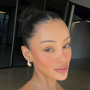 Rachel Uzeta Headshot 2 of 3