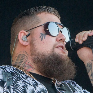 Rag'n'Bone Man Headshot 4 of 5