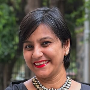 Rajani Jain Headshot 2 of 4