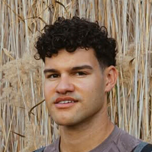 Ramon Daniel Headshot 6 of 7