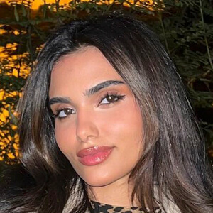 Rania Al Abdullah Headshot 4 of 6
