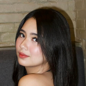 Rayah Minioza Headshot 4 of 4