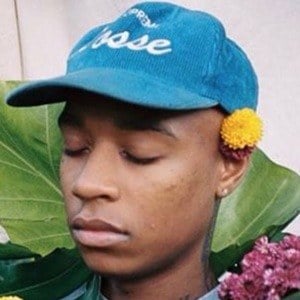 Rejjie Snow Headshot 3 of 10