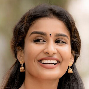 Reshma Muralidharan Headshot 5 of 5