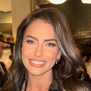 Rhi Disljenkovic Headshot 7 of 9