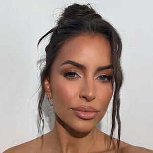 Rhi Disljenkovic Headshot 8 of 9