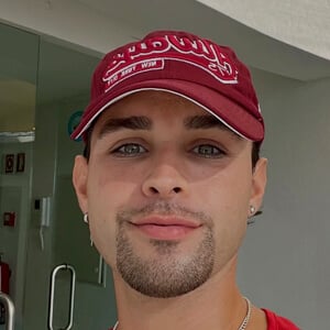 Rhobert Borges Headshot 2 of 3