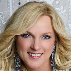 Rhonda Vincent Headshot 2 of 6