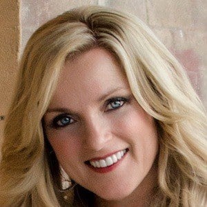 Rhonda Vincent Headshot 3 of 6