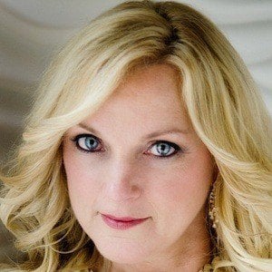 Rhonda Vincent Headshot 4 of 6