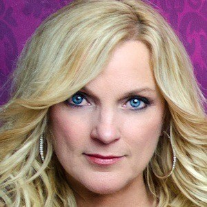 Rhonda Vincent Headshot 5 of 6