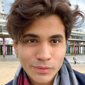 Ricardo España Headshot 2 of 6