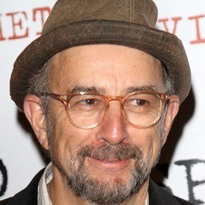 Richard Schiff - Bio, Family, Trivia | Famous Birthdays