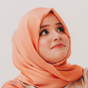 Rida Naqqash Headshot 3 of 3