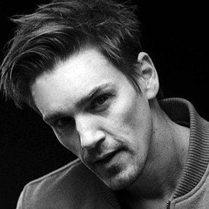 Riley Smith Headshot 2 of 10