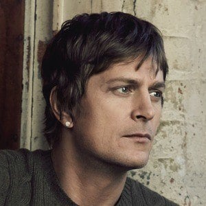 Rob Thomas Headshot 3 of 10