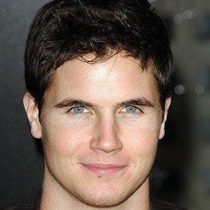Robbie Amell at age 21