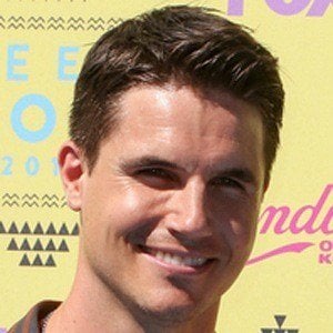 Robbie Amell at age 27