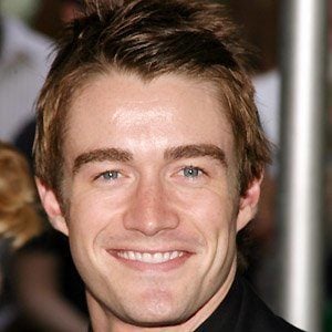 Robert Buckley Headshot 6 of 7