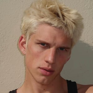 Robert Gigliotti Headshot 2 of 6