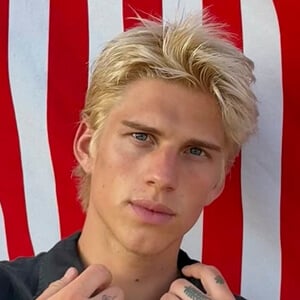 Robert Gigliotti Headshot 3 of 6