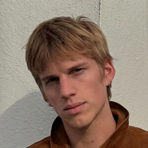 Robert Gigliotti Headshot 5 of 6
