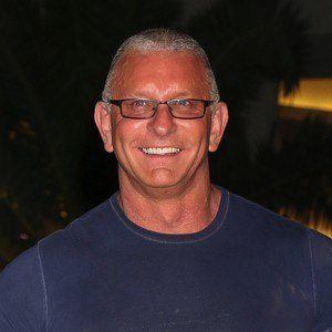 Robert Irvine Headshot 2 of 3