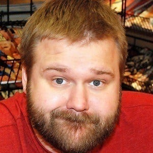 Robert Kirkman Headshot 2 of 10