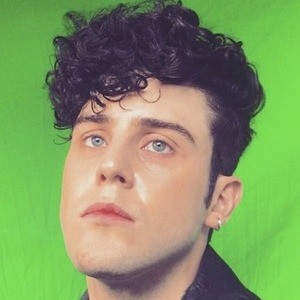 Robert Manion Headshot 4 of 10