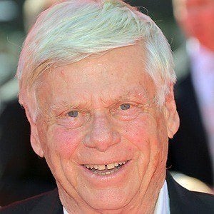 Robert Morse - Bio, Family, Trivia | Famous Birthdays