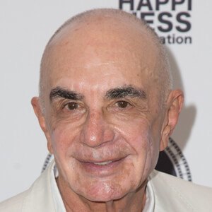 Robert Shapiro Headshot 7 of 10