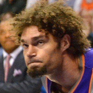 Robin Lopez - Bio, Family, Trivia | Famous Birthdays