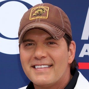 Rodney Atkins Headshot 7 of 10