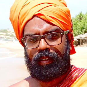 Romesh Ranganathan Headshot 3 of 6