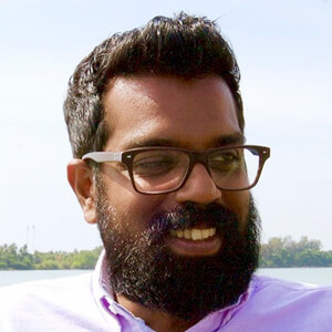 Romesh Ranganathan Headshot 4 of 6