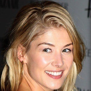 Rosamund Pike Headshot 6 of 6