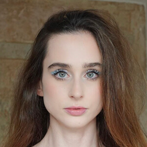 Rose Friederike Headshot 3 of 6